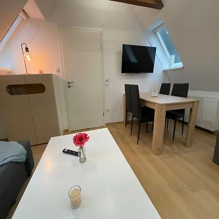 Moderne Fuer Vier Personen, Schneverdingen
