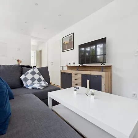 Moderne Fuer Vier Personen, Apartment