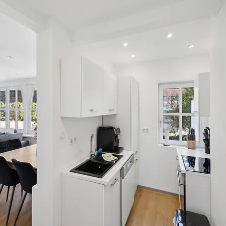 Apartment Moderne Fuer Vier Personen,