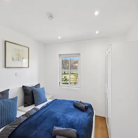 Moderne Fuer Vier Personen, Apartment *