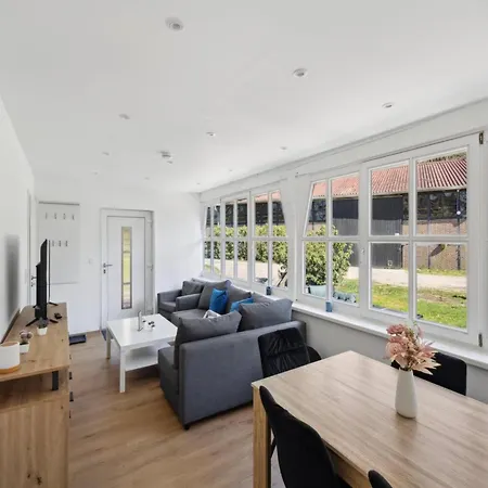 Moderne Fuer Vier Personen, Apartment *