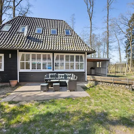Apartment Moderne Fuer Vier Personen, *